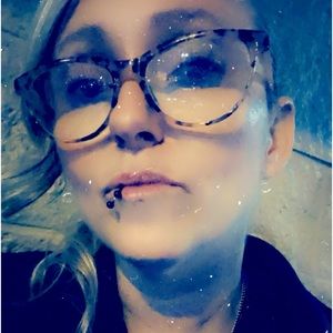 Meet your Posher, Dwana